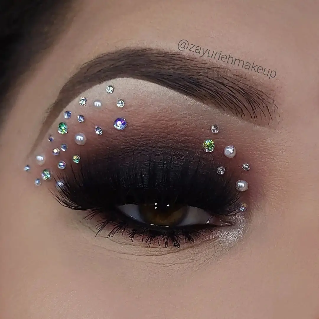 false lashes